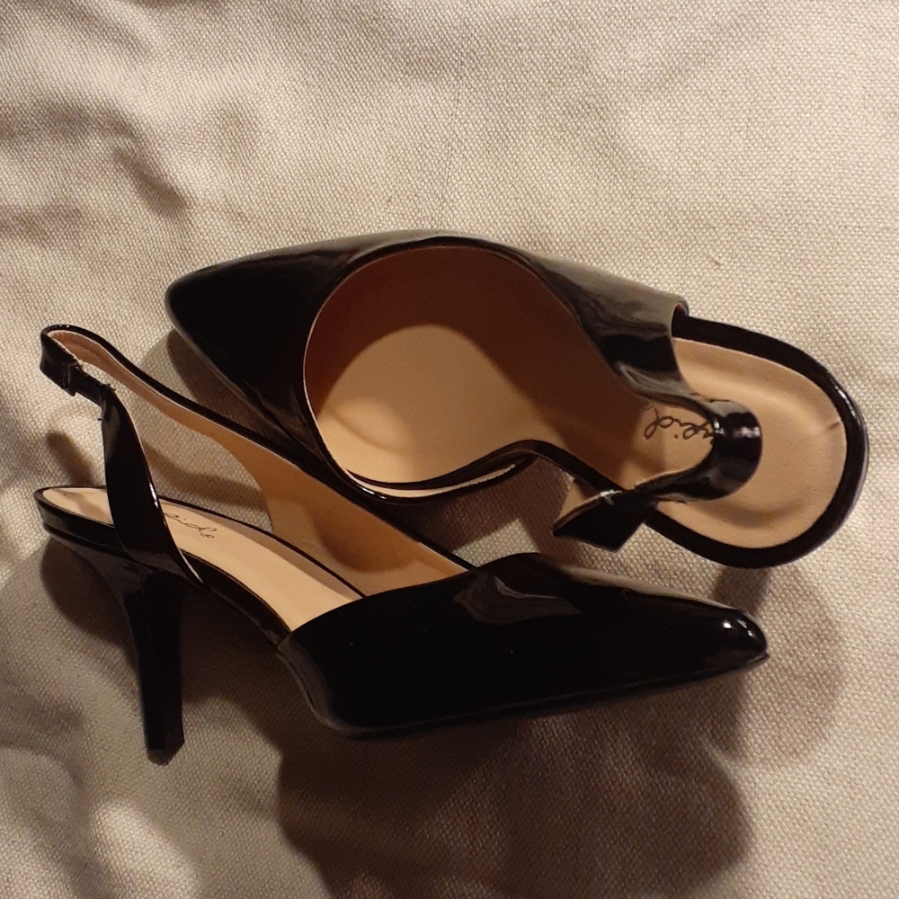 Shoes - Picture 3 of 4